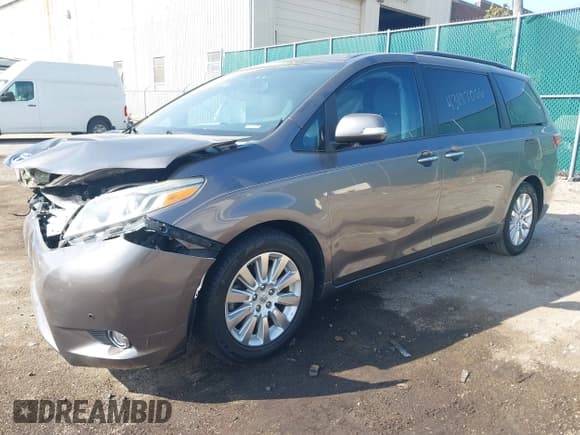 ✅ 2016 Toyota Sienna XLE • VIN: 5TDYK3DCXGS715250 • Лот: 43197066. Опубликован ранее на IAAI с пробегом 161 887 миль. Бесплатный доступ к архиву аукционных продаж из США и подробный отчёт об истории автомобиля на DreamBid. Изображение 17.