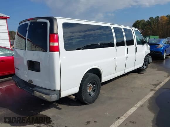 ✅ 2008 Chevrolet Express Passenger • VIN: 1GAHG39K581109279 • Lot: 43638036. Listed on IAAI with Not provided. Free auction sales archive from the USA and detailed vehicle history report at DreamBid. Image 4.