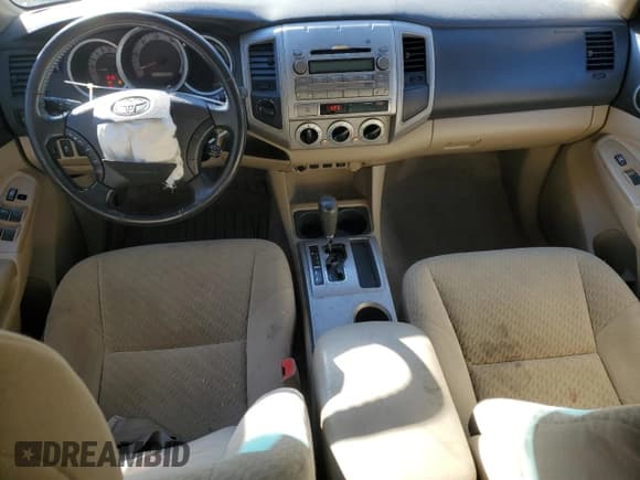 ✅ 2011 Toyota Tacoma • VIN: 3TMLU4EN8BM070455 • Лот: 86603125. Опубликован ранее на Copart с пробегом 175 372 миль. Бесплатный доступ к архиву аукционных продаж из США и подробный отчёт об истории автомобиля на DreamBid. Изображение 8.