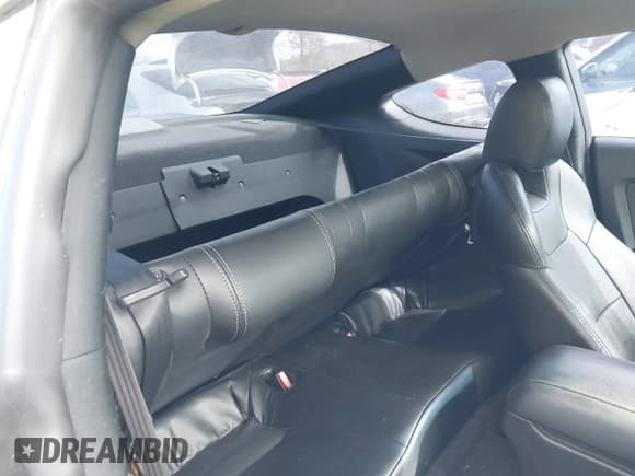 ✅ 2010 Hyundai Genesis Coupe Premium • VIN: KMHHT6KD4AU029925 • Lot: 41522242. Wystawiony na IAAI z przebiegiem 133 421 mil. Bezpłatny archiwum sprzedaży aukcyjnych z USA i szczegółowy raport historii pojazdu na DreamBid. Zdjęcie 8.