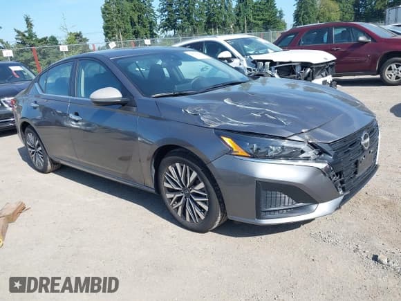 ✅ 2024 Nissan Altima SV • VIN: 1N4BL4DV2RN372183 • Lot: 42463490. Listed on IAAI with 25,385 mi. Free auction sales archive from the USA and detailed vehicle history report at DreamBid. Image 1.