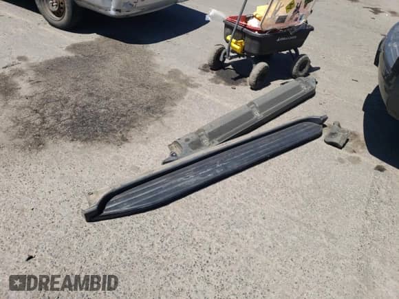 2020 Chevrolet Tahoe Premier z VIN 1GNSKCKJ1LR172300, wystawiony jako Copart lot #67382435 z przebiegiem 78 823 mil mil oraz Szkoda całkowita • Salvage title. Historia ofert i sprzedaży dostępna na DreamBid. Obrazek 13.