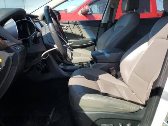 ✅ 2017 Hyundai Santa Fe Limited • VIN: KM8SN4HF1HU188585 • Лот: 84867625. Опубликован ранее на Copart с пробегом 124 480 миль. Бесплатный доступ к архиву аукционных продаж из США и подробный отчёт об истории автомобиля на DreamBid. Изображение 7.