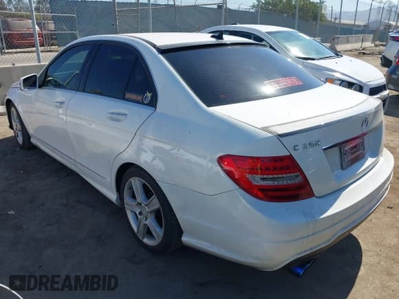 ✅ 2014 Mercedes-Benz C 250 Sport • VIN: WDDGF4HBXEG221328 • Lot: 42683962. Listed on IAAI with 138,588 mi. Free auction sales archive from the USA and detailed vehicle history report at DreamBid. Image 3.