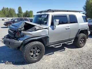 ✅ 2011 Toyota FJ Cruiser • VIN: JTEBU4BF9BK109663 • Lot: 70218325. Wystawiony na Copart z przebiegiem 173 371 mil. Bezpłatny archiwum sprzedaży aukcyjnych z USA i szczegółowy raport historii pojazdu na DreamBid. Zdjęcie 1.