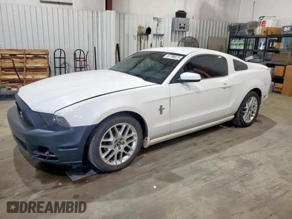 ✅ 2013 Ford Mustang V6 • VIN: 1ZVBP8AM4D5235916 • Lot: 91788675. Wystawiony na Copart z przebiegiem 92 180 mil. Bezpłatny archiwum sprzedaży aukcyjnych z USA i szczegółowy raport historii pojazdu na DreamBid. Zdjęcie 1.