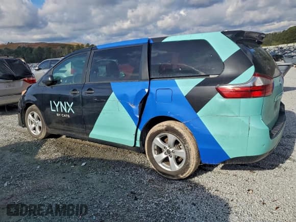 ✅ 2020 Toyota Sienna L • VIN: 5TDZZ3DC3LS087249 • Lot: 94231015. Listed on Copart with 143,397 mi. Free auction sales archive from the USA and detailed vehicle history report at DreamBid. Image 2.