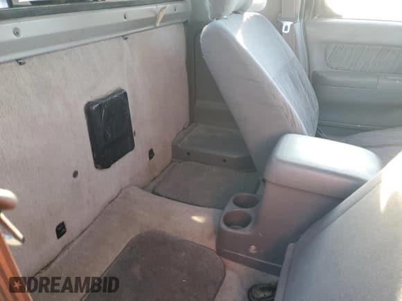 ✅ 1999 Nissan Frontier XE • VIN: 1N6ED26Y4XC322021 • Lot: 82690214. Wystawiony na Copart z przebiegiem 102 758 mil. Bezpłatny archiwum sprzedaży aukcyjnych z USA i szczegółowy raport historii pojazdu na DreamBid. Zdjęcie 10.