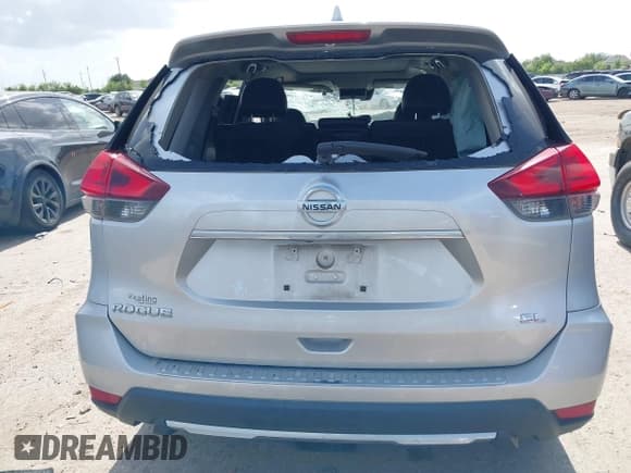 ✅ 2017 Nissan Rogue S • VIN: 5N1AT2MTXHC887429 • Lot: 42440682. Wystawiony na IAAI z przebiegiem Nie podano. Bezpłatny archiwum sprzedaży aukcyjnych z USA i szczegółowy raport historii pojazdu na DreamBid. Zdjęcie 16.