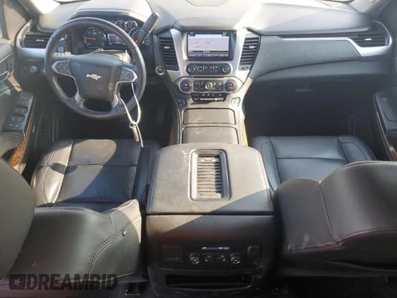 ✅ 2017 Chevrolet Suburban Premier • VIN: 1GNSKJKC5HR215260 • Lot: 64230254. Wystawiony na Copart z przebiegiem 122 978 mil. Bezpłatny archiwum sprzedaży aukcyjnych z USA i szczegółowy raport historii pojazdu na DreamBid. Zdjęcie 8.