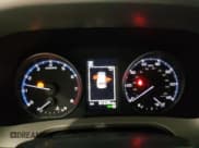 ✅ 2018 Toyota RAV4 XLE • VIN: 2T3WFREV8JW493182 • Lot: 90342445. Listed on Copart with 81,228 mi. Free auction sales archive from the USA and detailed vehicle history report at DreamBid. Image 9.