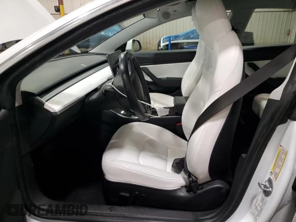 ✅ 2019 Tesla Model 3 Mid Range • VIN: 5YJ3E1EA1KF302018 • Лот: 92988705. Опубликован ранее на Copart с пробегом 63 060 миль. Бесплатный доступ к архиву аукционных продаж из США и подробный отчёт об истории автомобиля на DreamBid. Изображение 7.