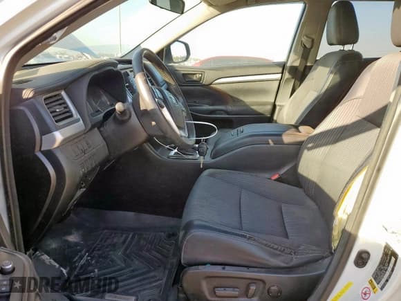 ✅ 2014 Toyota Highlander LE Plus • VIN: 5TDZKRFH4ES031081 • Lot: 84073815. Wystawiony na Copart z przebiegiem 165 517 mil. Bezpłatny archiwum sprzedaży aukcyjnych z USA i szczegółowy raport historii pojazdu na DreamBid. Zdjęcie 7.