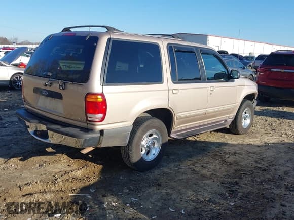 ✅ 1998 Ford Explorer XL • VIN: 1FMZU32X6WUC61508 • Лот: 41501015. Опубликован ранее на IAAI с пробегом 240 310 миль. Бесплатный доступ к архиву аукционных продаж из США и подробный отчёт об истории автомобиля на DreamBid. Изображение 4.