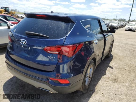 ✅ 2018 Hyundai Santa Fe 2.4L • VIN: 5XYZT3LB9JG556302 • Лот: 51242263. Опубликован ранее на Copart с пробегом 105 998 миль. Бесплатный доступ к архиву аукционных продаж из США и подробный отчёт об истории автомобиля на DreamBid. Изображение 3.