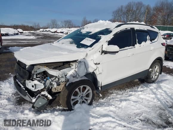 ✅ 2018 Ford Escape SE • VIN: 1FMCU9GD5JUC25213 • Lot: 43837033. Wystawiony na IAAI z przebiegiem 68 431 mil. Bezpłatny archiwum sprzedaży aukcyjnych z USA i szczegółowy raport historii pojazdu na DreamBid. Zdjęcie 2.