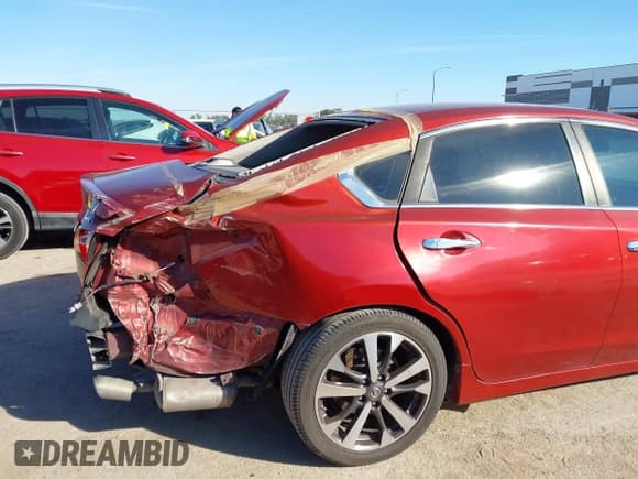 ✅ 2016 Nissan Altima SR • VIN: 1N4AL3AP2GC131101 • Lot: 43615317. Wystawiony na IAAI z przebiegiem 186 202 mil. Bezpłatny archiwum sprzedaży aukcyjnych z USA i szczegółowy raport historii pojazdu na DreamBid. Zdjęcie 6.