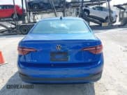 ✅ 2024 Volkswagen Jetta SE • VIN: 3VWEM7BU9RM056299 • Lot: 43266641. Wystawiony na IAAI z przebiegiem 37 972 mil. Bezpłatny archiwum sprzedaży aukcyjnych z USA i szczegółowy raport historii pojazdu na DreamBid. Zdjęcie 17.