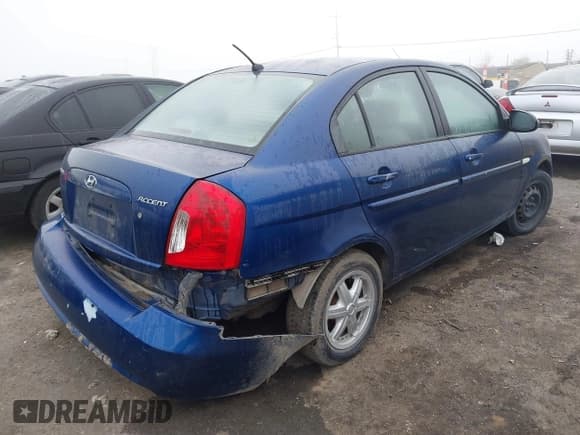 ✅ 2007 Hyundai Accent GLS • VIN: KMHCN46C27U112479 • Лот: 41263296. Опубликован ранее на IAAI с пробегом 196 290 миль. Бесплатный доступ к архиву аукционных продаж из США и подробный отчёт об истории автомобиля на DreamBid. Изображение 4.