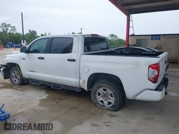 ✅ 2018 Toyota Tundra SR5 • VIN: 5TFDW5F17JX705271 • Lot: 42494525. Listed on IAAI with 174,311 mi. Free auction sales archive from the USA and detailed vehicle history report at DreamBid. Image 14.
