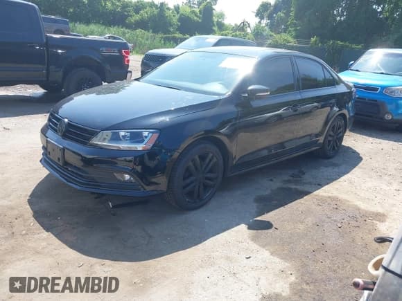 ✅ 2018 Volkswagen Jetta SE Sport • VIN: 3VWD17AJXJM241896 • Lot: 42727243. Listed on IAAI with 141,695 mi. Free auction sales archive from the USA and detailed vehicle history report at DreamBid. Image 2.
