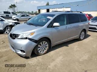 ✅ 2015 Toyota Sienna Limited • VIN: 5TDDK3DC6FS117850 • Lot: 68709725. Listed on Copart with 103,789 mi. Free auction sales archive from the USA and detailed vehicle history report at DreamBid. Image 1.
