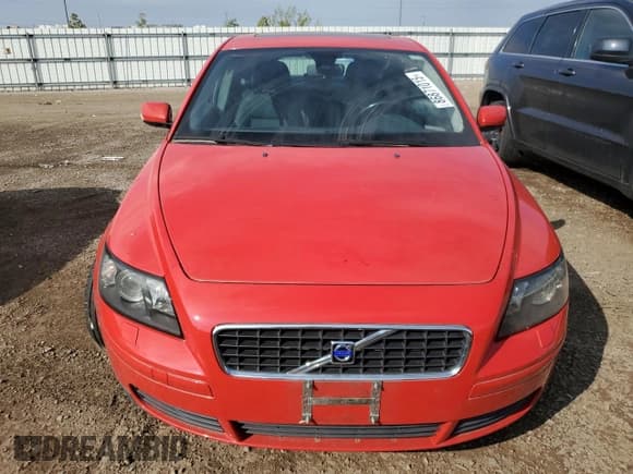 ✅ 2005 Volvo S40 • VIN: YV1MS382552083854 • Lot: 86871015. Listed on Copart with 112,871 mi. Free auction sales archive from the USA and detailed vehicle history report at DreamBid. Image 5.