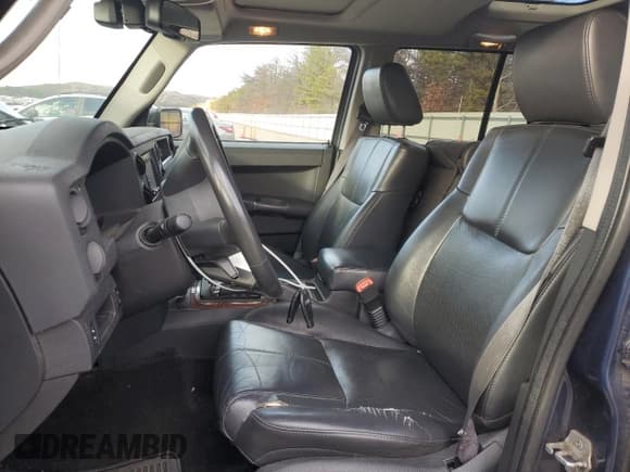 ✅ 2008 Jeep Commander Limited • VIN: 1J8HG58N88C236359 • Lot: 83199674. Wystawiony na Copart z przebiegiem 216 994 mil. Bezpłatny archiwum sprzedaży aukcyjnych z USA i szczegółowy raport historii pojazdu na DreamBid. Zdjęcie 7.