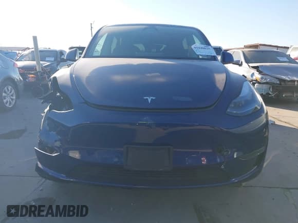 ✅ 2024 Tesla Model Y Long Range • VIN: 7SAYGDEE9RA305070 • Lot: 43440025. Listed on IAAI with 15,355 mi. Free auction sales archive from the USA and detailed vehicle history report at DreamBid. Image 12.