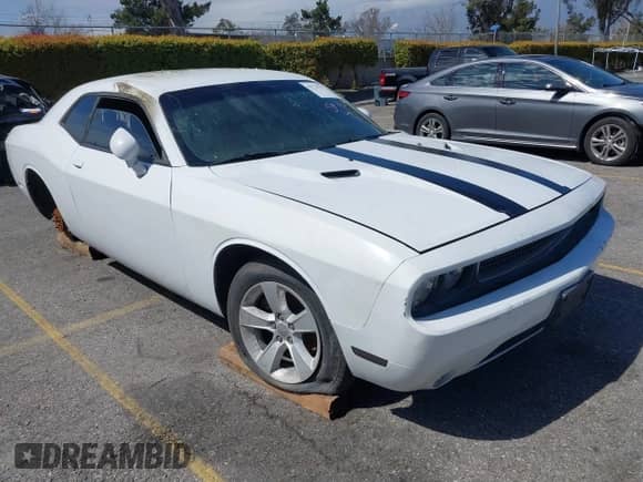 2012 Dodge Challenger SXT Plus z VIN 2C3CDYAG8CH259271, wystawiony jako IAAI lot #41723777 z przebiegiem Nie podano mil oraz . Historia ofert i sprzedaży dostępna na DreamBid. Obrazek 1.