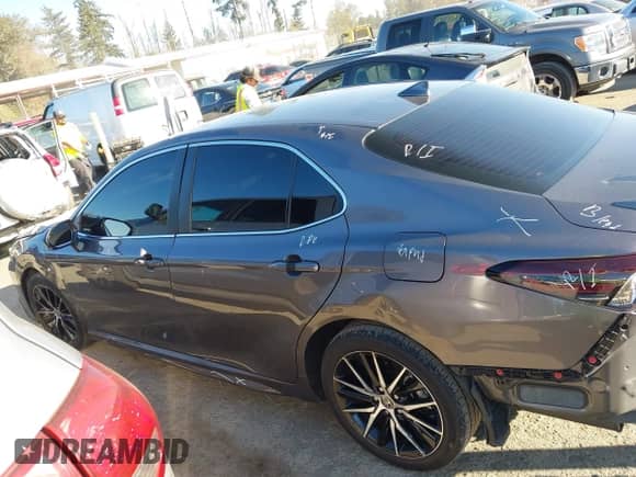 2023 Toyota Camry Hybrid SE с VIN 4T1G31AK5PU618294, выставлен на аукционе IAAI как лот 43389162 с пробегом 54 065 миль миль и . История ставок и продаж доступна на DreamBid. Изображение 15.