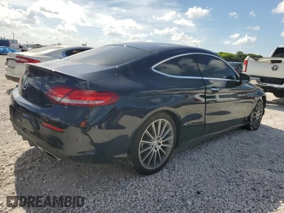 ✅ 2017 Mercedes-Benz C 300 • VIN: WDDWJ4JB0HF433587 • Lot: 61067285. Listed on Copart with 116,486 mi. Free auction sales archive from the USA and detailed vehicle history report at DreamBid. Image 3.
