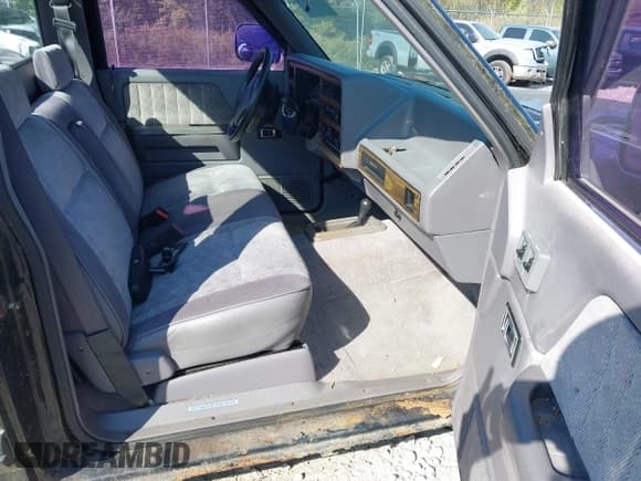 ✅ 1996 Dodge Dakota • VIN: 1B7GG26XXTS522704 • Lot: 43319567. Wystawiony na IAAI z przebiegiem 244 mil. Bezpłatny archiwum sprzedaży aukcyjnych z USA i szczegółowy raport historii pojazdu na DreamBid. Zdjęcie 5.