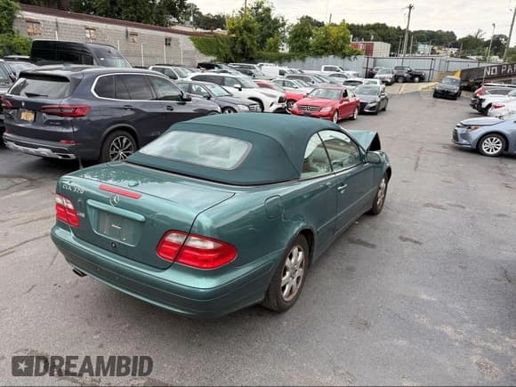 ✅ 2002 Mercedes-Benz CLK 320/430 • VIN: WDBLK65G32T103879 • Lot: 43653842. Wystawiony na IAAI z przebiegiem 126 939 mil. Bezpłatny archiwum sprzedaży aukcyjnych z USA i szczegółowy raport historii pojazdu na DreamBid. Zdjęcie 3.