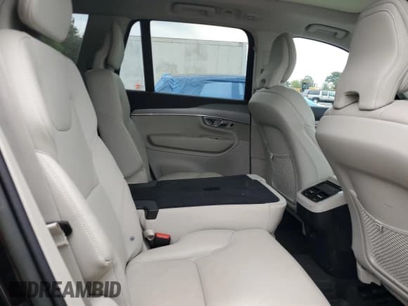 ✅ 2023 Volvo XC90 Core • VIN: YV4L12PV7P1929529 • Лот: 82063495. Опубликован ранее на Copart с пробегом 11 980 миль. Бесплатный доступ к архиву аукционных продаж из США и подробный отчёт об истории автомобиля на DreamBid. Изображение 11.