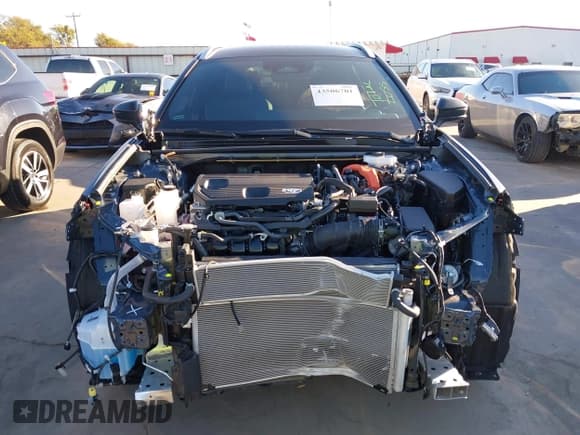 ✅ 2025 Toyota Crown XLE • VIN: JTDACAAJ0S3004818 • Lot: 43506701. Listed on IAAI with 8,649 mi. Free auction sales archive from the USA and detailed vehicle history report at DreamBid. Image 6.