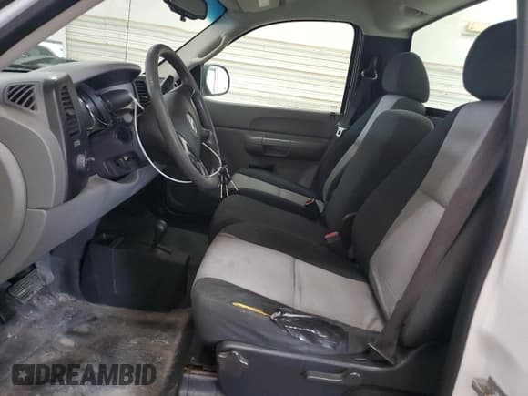 ✅ 2007 Chevrolet Silverado 2500HD Work Truck • VIN: 1GCHK24K17E592896 • Lot: 50577965. Wystawiony na Copart z przebiegiem 174 974 mil. Bezpłatny archiwum sprzedaży aukcyjnych z USA i szczegółowy raport historii pojazdu na DreamBid. Zdjęcie 7.