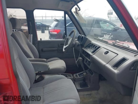 ✅ 1991 Isuzu Trooper • VIN: JACCH58R0M7904092 • Lot: 41900283. Listed on IAAI with 226,780 mi. Free auction sales archive from the USA and detailed vehicle history report at DreamBid. Image 5.