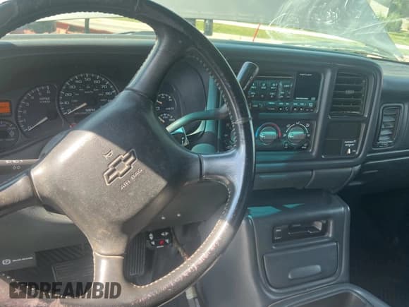 ✅ 2002 Chevrolet Silverado 2500 LS • VIN: 1GCGK29U82Z299620 • Lot: 69297405. Wystawiony na Copart z przebiegiem Nie podano. Bezpłatny archiwum sprzedaży aukcyjnych z USA i szczegółowy raport historii pojazdu na DreamBid. Zdjęcie 9.