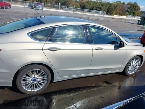 ✅ 2016 Ford Fusion SE • VIN: 3FA6P0H95GR129683 • Lot: 43558332. Listed on IAAI with 123,263 mi. Free auction sales archive from the USA and detailed vehicle history report at DreamBid. Image 13.