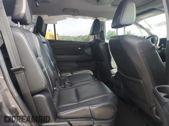 ✅ 2019 Honda Pilot EX-L • VIN: 5FNYF5H45KB007410 • Lot: 68259885. Listed on Copart with 129,882 mi. Free auction sales archive from the USA and detailed vehicle history report at DreamBid. Image 11.