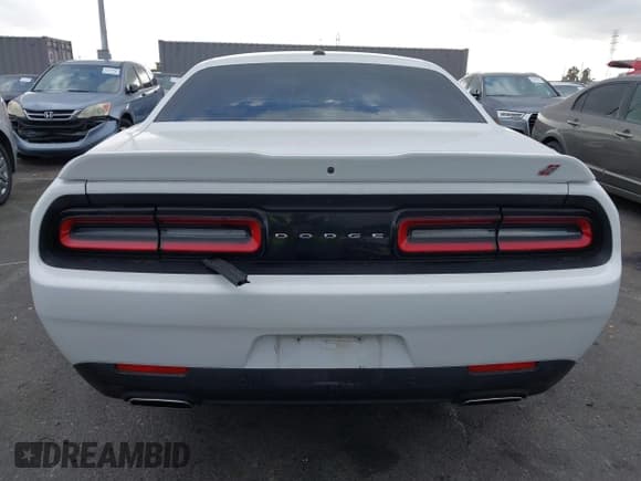 ✅ 2022 Dodge Challenger GT • VIN: 2C3CDZKG7NH223806 • Lot: 43275722. Wystawiony na IAAI z przebiegiem 81 772 mil. Bezpłatny archiwum sprzedaży aukcyjnych z USA i szczegółowy raport historii pojazdu na DreamBid. Zdjęcie 17.
