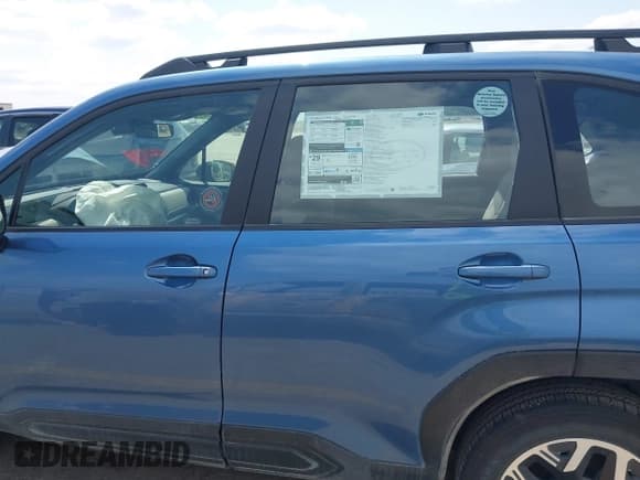 ✅ 2025 Subaru Forester • VIN: JF2SLDAC0SH534606 • Lot: 42461124. Listed on IAAI with 4,023 mi. Free auction sales archive from the USA and detailed vehicle history report at DreamBid. Image 14.