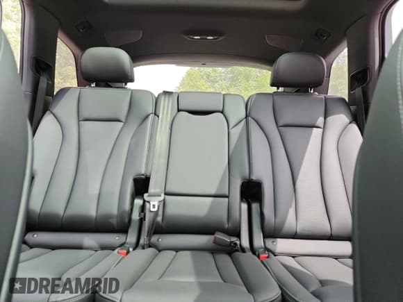 ✅ 2025 Audi Q7 Premium Plus • VIN: WA1LVBF74SD029022 • Лот: 70194475. Опубликован ранее на Copart с пробегом 571 миль. Бесплатный доступ к архиву аукционных продаж из США и подробный отчёт об истории автомобиля на DreamBid. Изображение 10.