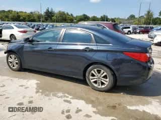 2013 Hyundai Sonata GLS z VIN 5NPEB4AC6DH557424, wystawiony jako Copart lot #71100365 z przebiegiem 157 502 mil mil oraz Nie do naprawy • Non repairable. Historia ofert i sprzedaży dostępna na DreamBid. Obrazek 2.