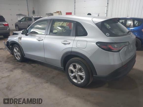 ✅ 2024 Honda HR-V LX • VIN: 3CZRZ2H31RM756478 • Lot: 42372882. Listed on IAAI with 10,166 mi. Free auction sales archive from the USA and detailed vehicle history report at DreamBid. Image 3.