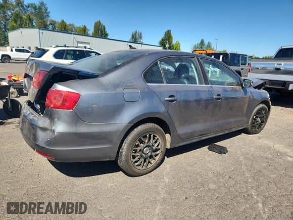 ✅ 2014 Volkswagen Jetta TDI • VIN: 3VWLL7AJ5EM431505 • Lot: 69312265. Listed on Copart with 127,665 mi. Free auction sales archive from the USA and detailed vehicle history report at DreamBid. Image 3.