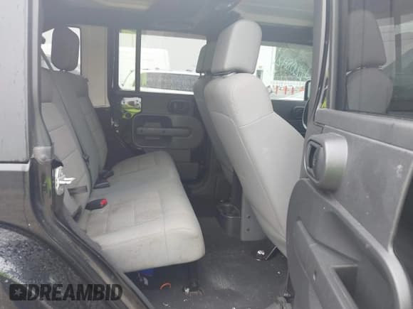 ✅ 2008 Jeep Wrangler Unlimited Sahara • VIN: 1J4GA59168L608758 • Lot: 42208426. Listed on IAAI with 212,132 mi. Free auction sales archive from the USA and detailed vehicle history report at DreamBid. Image 8.