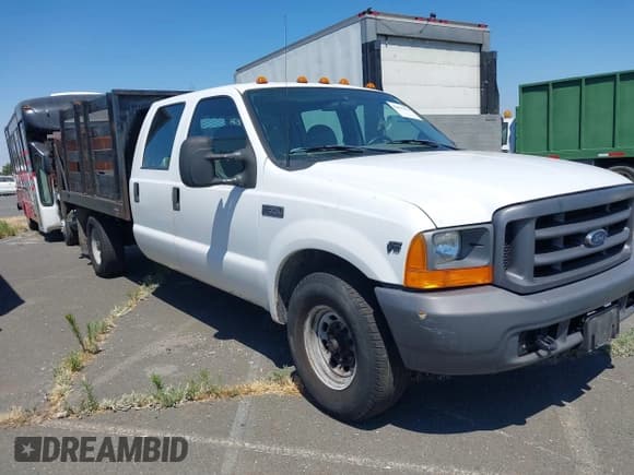 ✅ 1999 Ford F-350 • VIN: 1FDSW34S6XEE06653 • Lot: 42697070. Listed on IAAI with 194,164 mi. Free auction sales archive from the USA and detailed vehicle history report at DreamBid. Image 1.