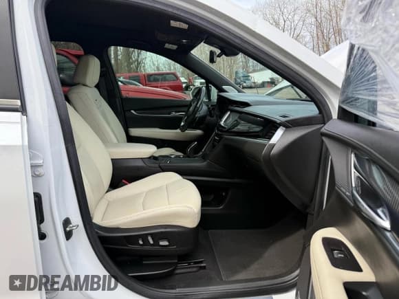 ✅ 2020 Cadillac XT6 AWD Sport • VIN: 1GYKPGRS1LZ100975 • Лот: 52451235. Опубликован ранее на Copart с пробегом 39 149 миль. Бесплатный доступ к архиву аукционных продаж из США и подробный отчёт об истории автомобиля на DreamBid. Изображение 5.